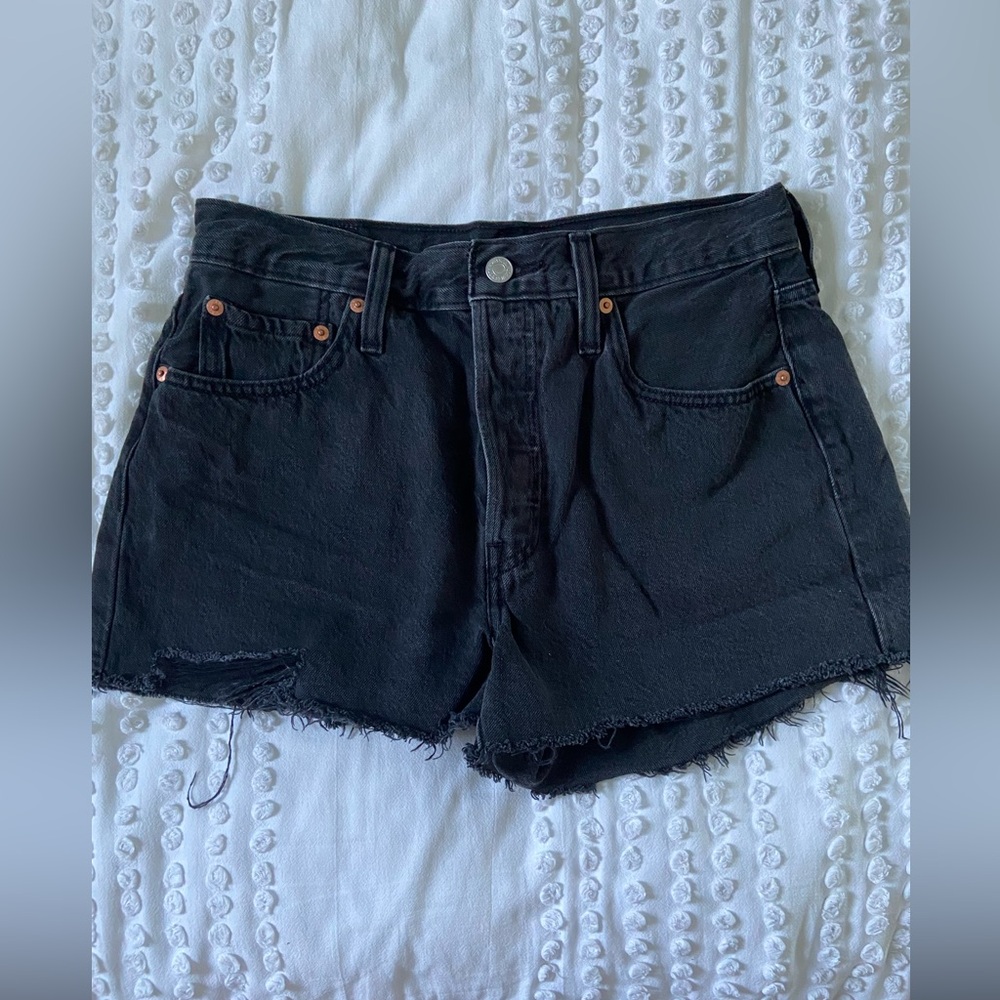 Levi’s Black Washed Denim Shorts NWOT - Picture 2 of 6
